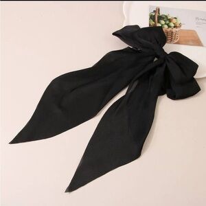 Simple Bow Spring Hairpin, Black